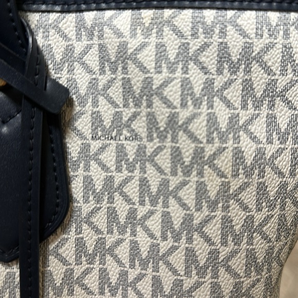 Michael Kors Navy and White Tote Bag Jet Set Tote 👜 - Picture 4 of 9